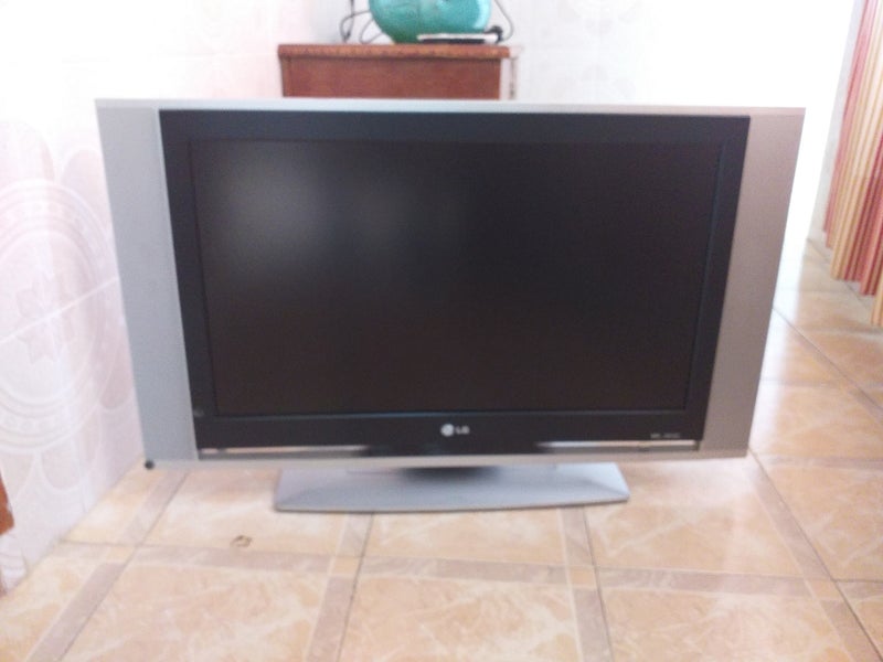 Televisores LG de 32 y 24 pulgadas 