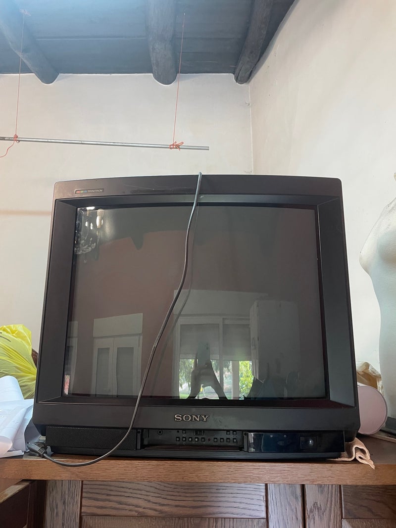 TV 25''