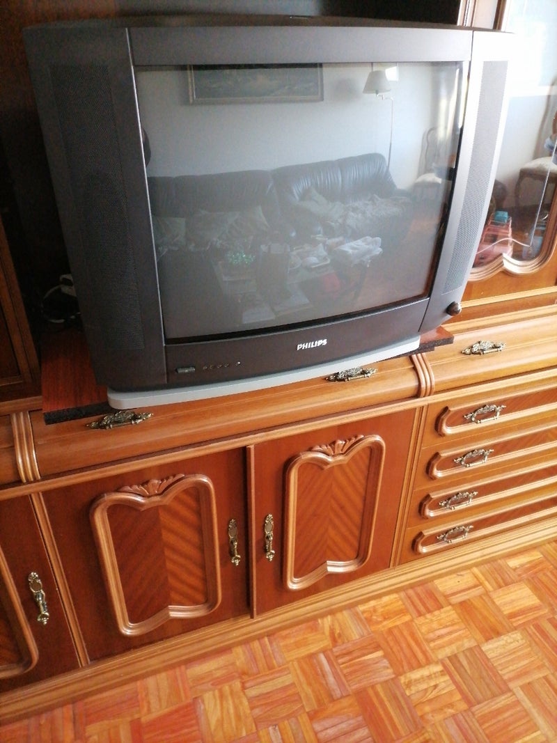 Tv cajon antigua PHILIPS con tdt FUNCIONA