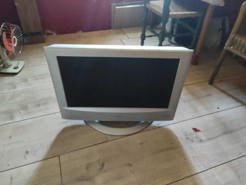 TV JVC 26