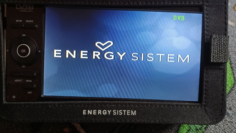 TV LCD portátil sintoniza y graba