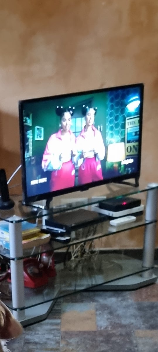TV NEVIR 32
