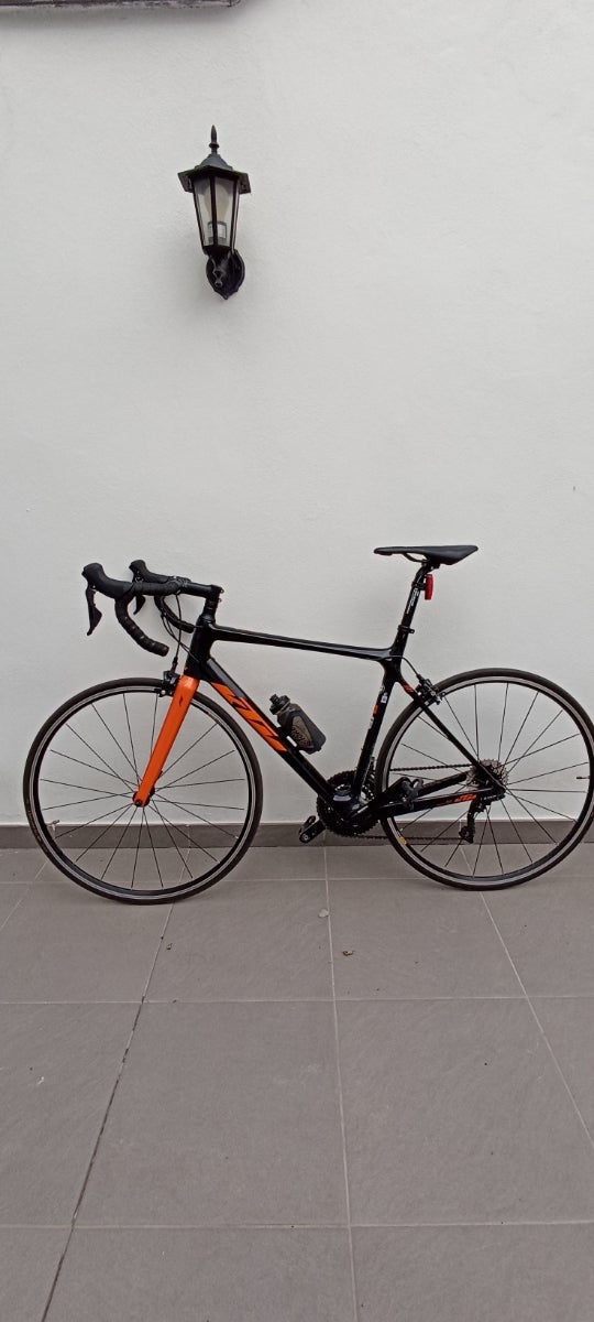 vendo bici carretera por error en la talla.