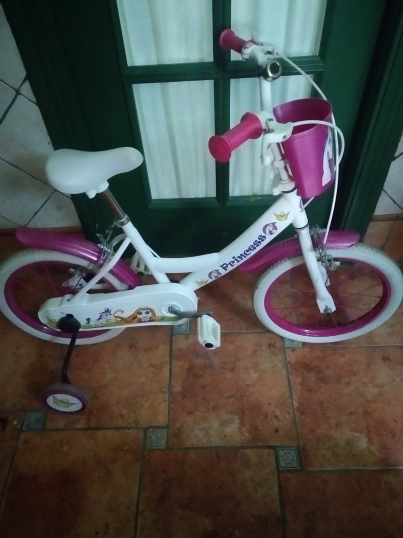 Vendo bicicleta casi nueva para niña de 4 a 7 años