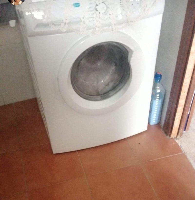 vendo lavadora marca Sanuzi color blanco 