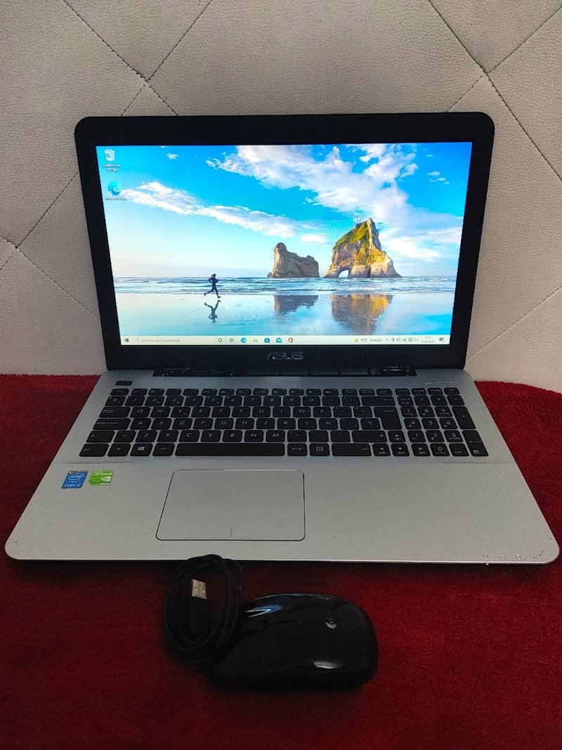 Vendo Portátil Asus core i5 en perfecto funcionami