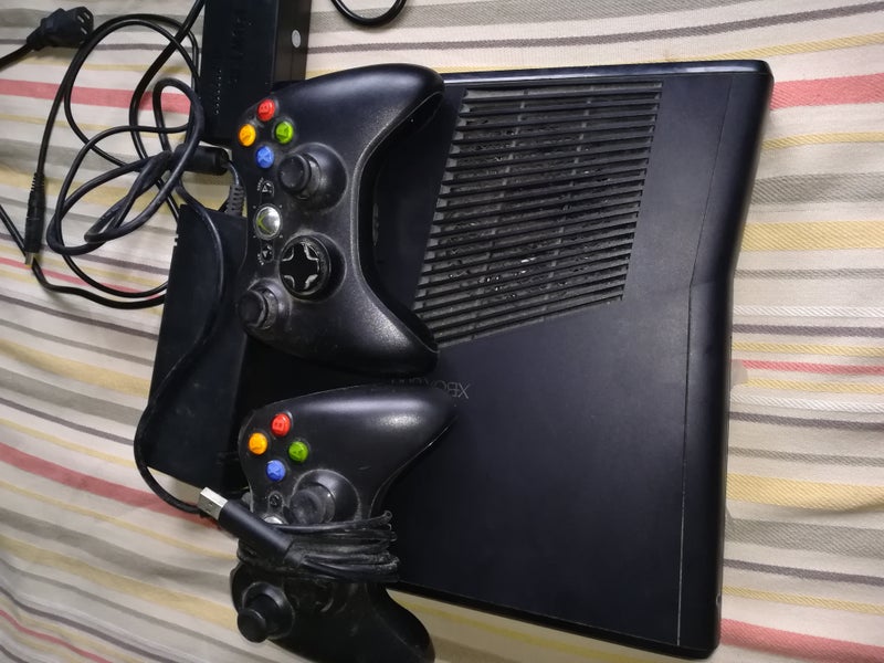 XBOX 360 + Accesorios