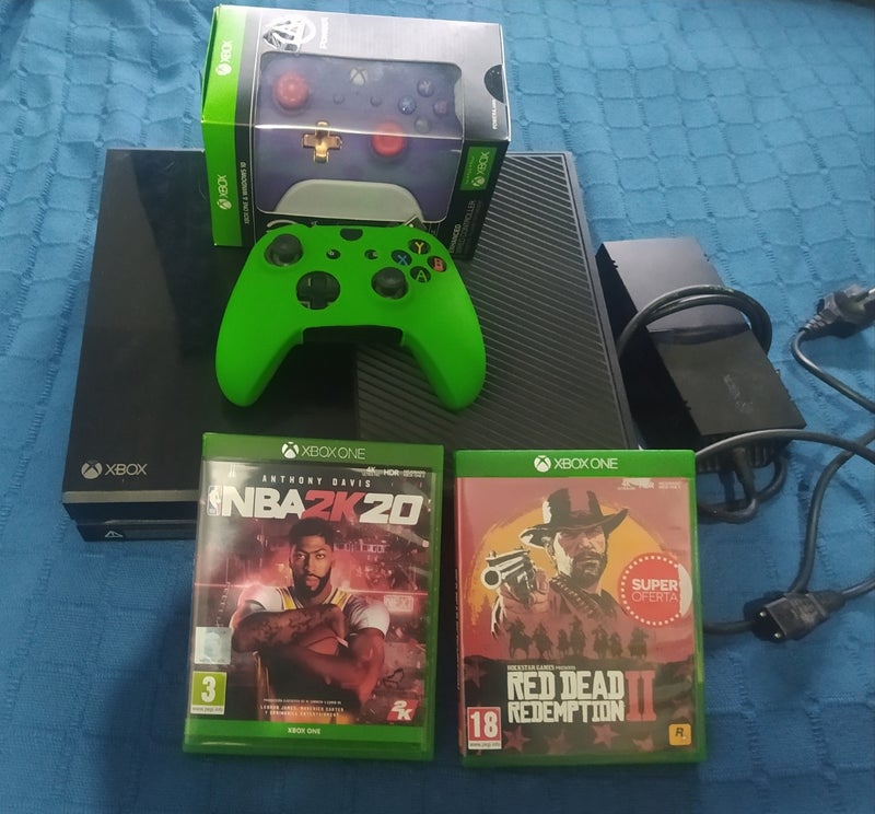 Xbox One +2 mandos y juegos