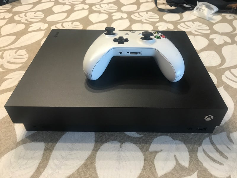 XBOX ONE X  1T