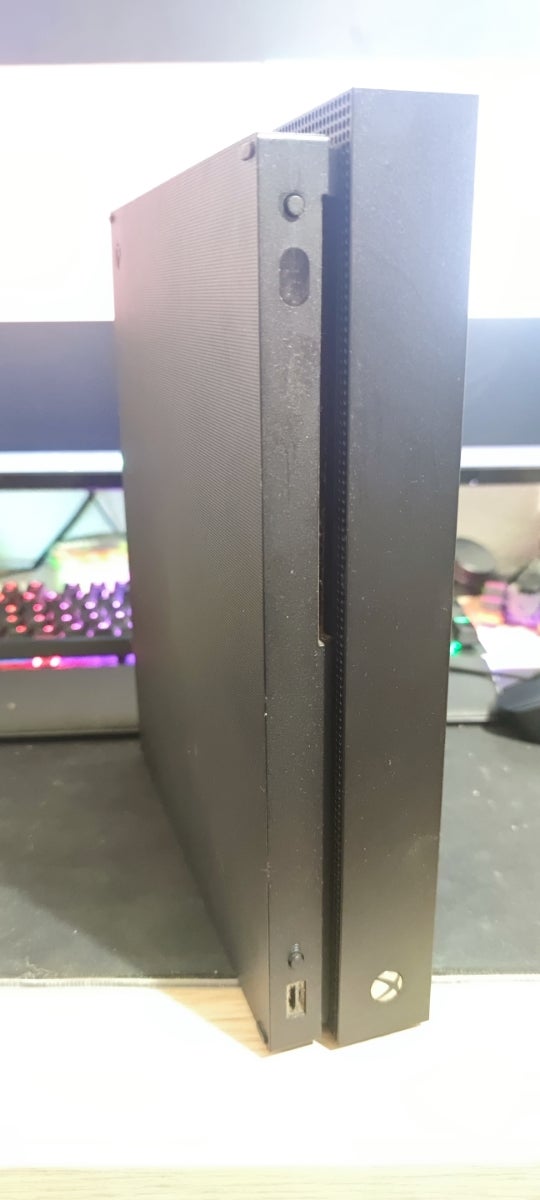 Xbox One X en perfecto estado