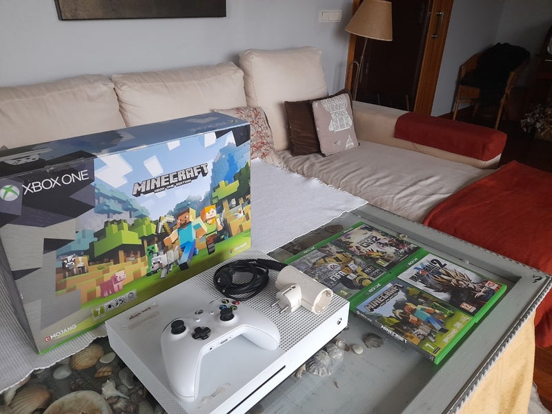 Xbox One y 4 juegos